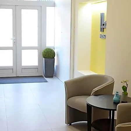 Hostel Bratislava *